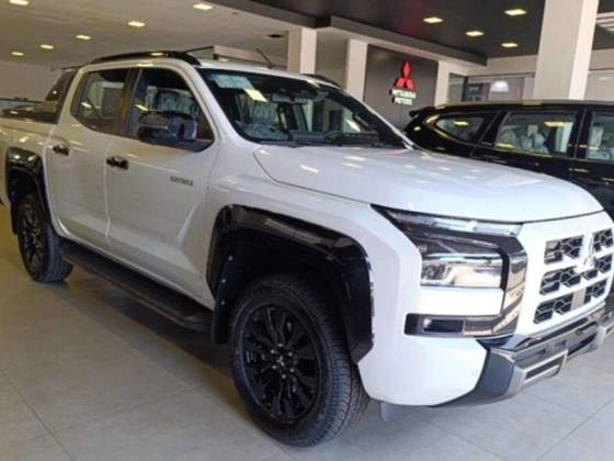 MITSUBISHI TRITON 2.4 BITURBO DIESEL CD KATANA 4X4 AUTOMÁTICO
